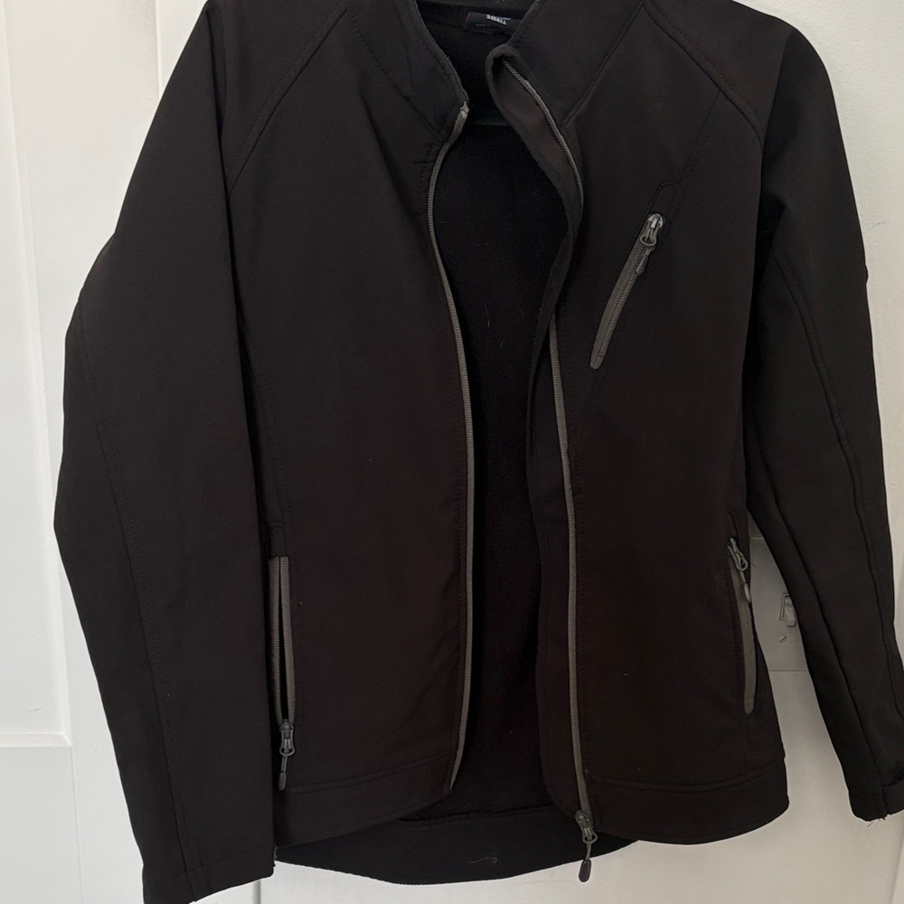 Men's Black Softshell Jacket with Zippered Pockets